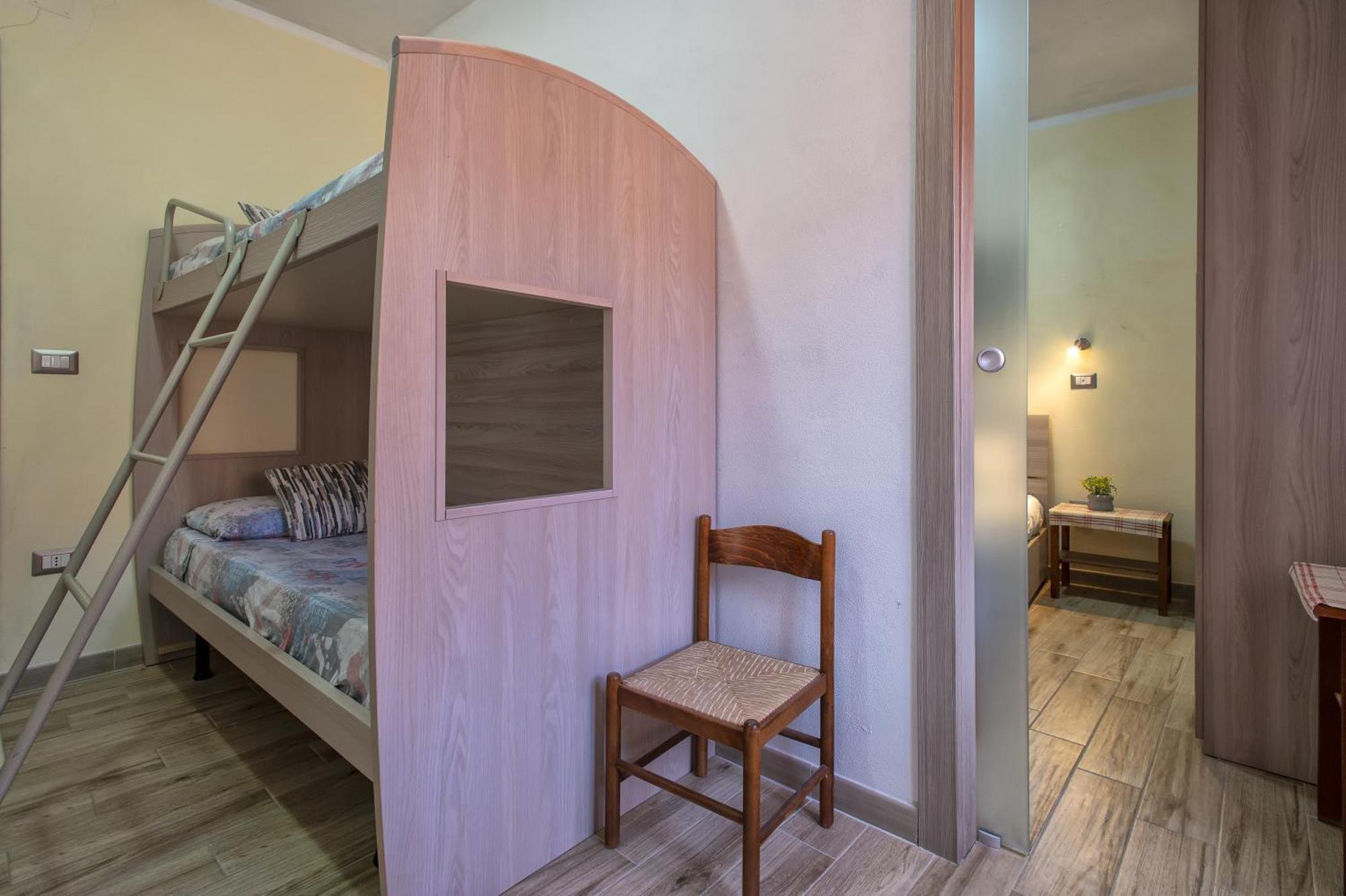 Relax House And Fitness 9 Apartamento Villanova Monteleone Exterior foto